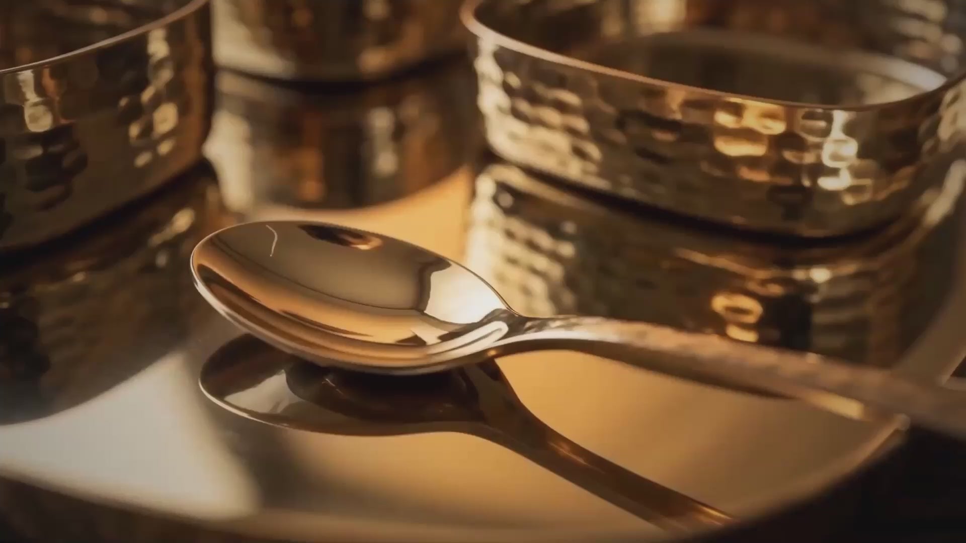 Load video: Stainless Steel Hammered Dinner Set